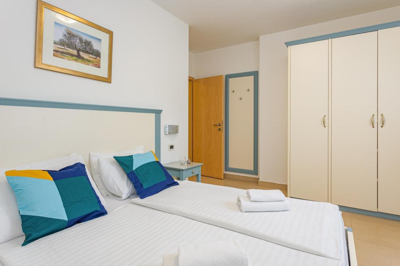 Residence Superior Del Mar Banjole Phòng bức ảnh